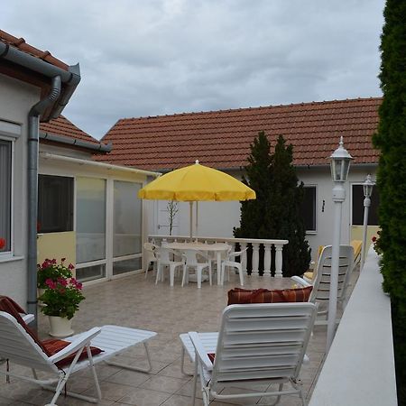Henrietta - Violetta Apartman Hajduszoboszlo Ngoại thất bức ảnh