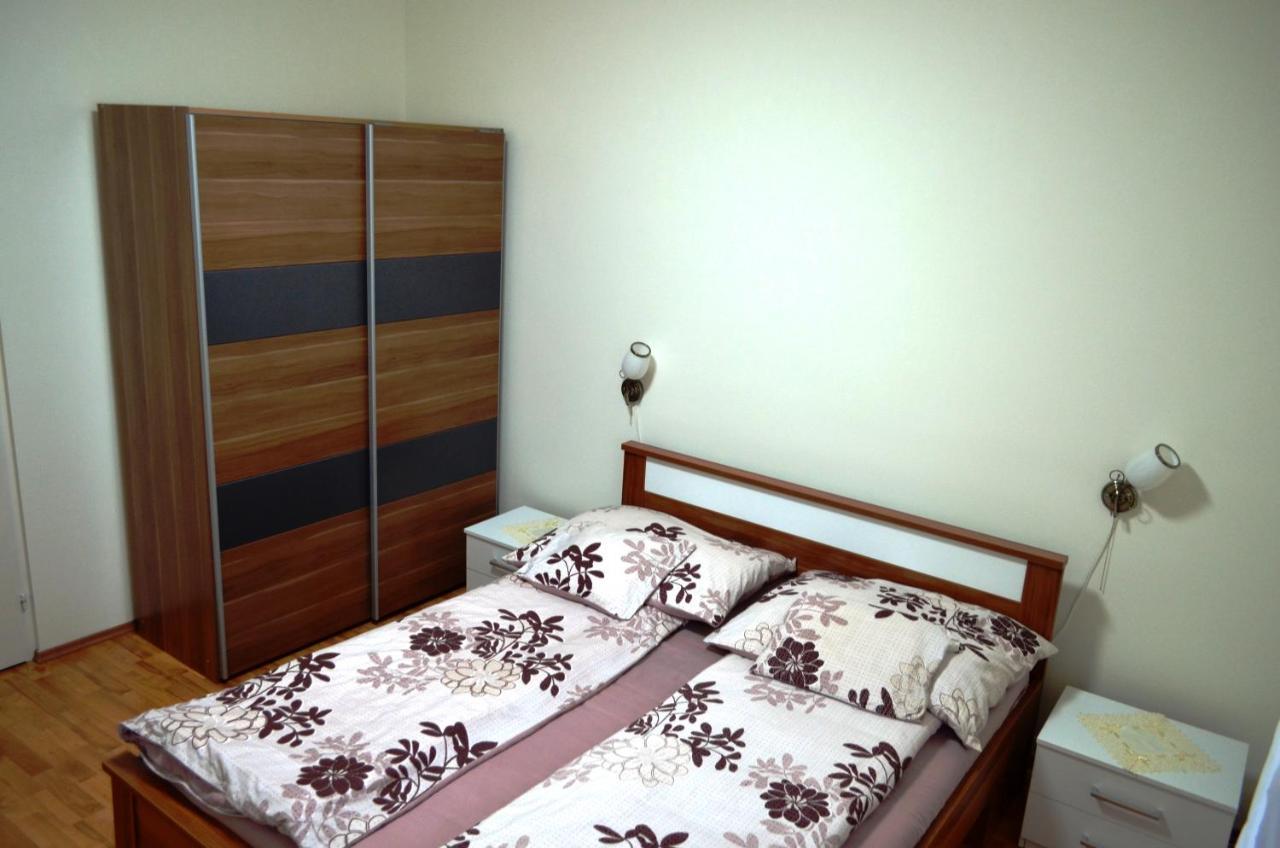 Henrietta - Violetta Apartman Hajduszoboszlo Ngoại thất bức ảnh