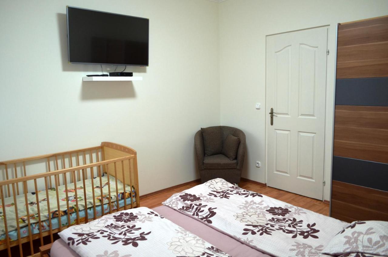 Henrietta - Violetta Apartman Hajduszoboszlo Ngoại thất bức ảnh