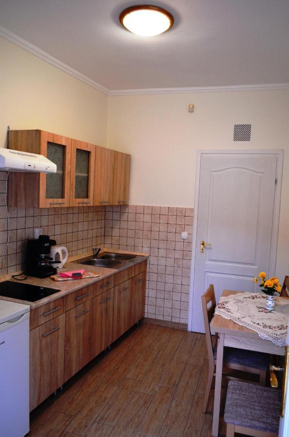 Henrietta - Violetta Apartman Hajduszoboszlo Ngoại thất bức ảnh