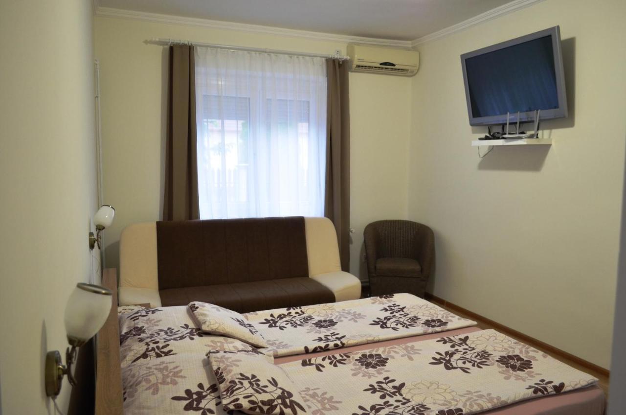 Henrietta - Violetta Apartman Hajduszoboszlo Ngoại thất bức ảnh