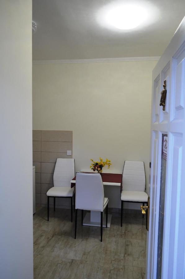 Henrietta - Violetta Apartman Hajduszoboszlo Ngoại thất bức ảnh