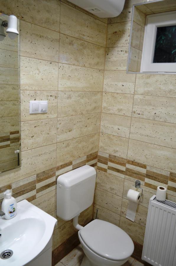 Henrietta - Violetta Apartman Hajduszoboszlo Ngoại thất bức ảnh