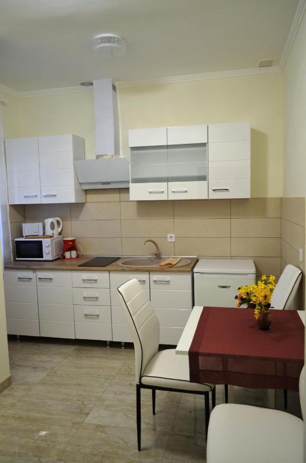 Henrietta - Violetta Apartman Hajduszoboszlo Ngoại thất bức ảnh