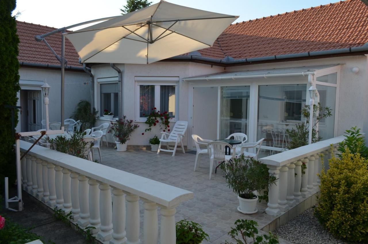 Henrietta - Violetta Apartman Hajduszoboszlo Ngoại thất bức ảnh