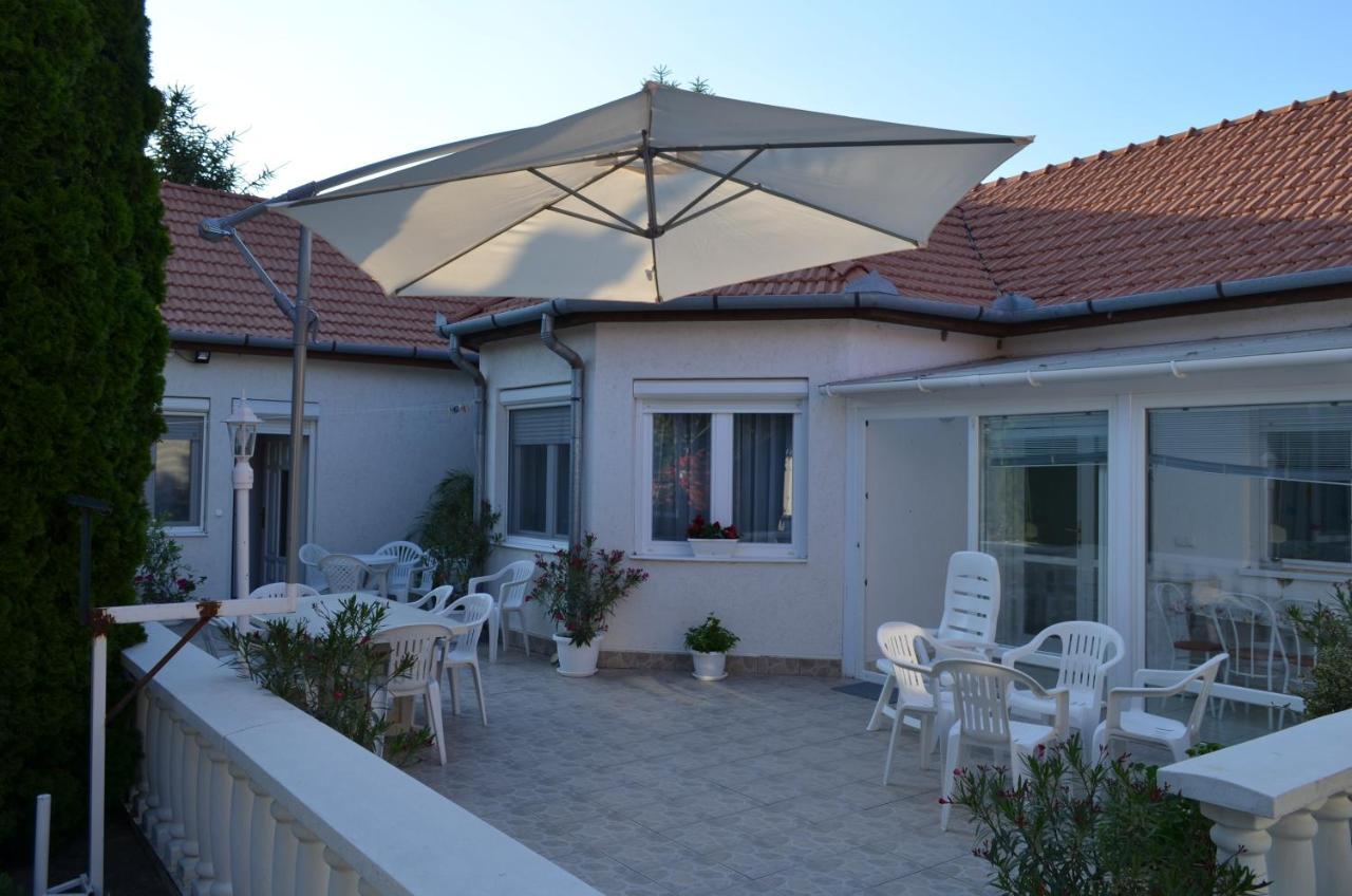 Henrietta - Violetta Apartman Hajduszoboszlo Ngoại thất bức ảnh