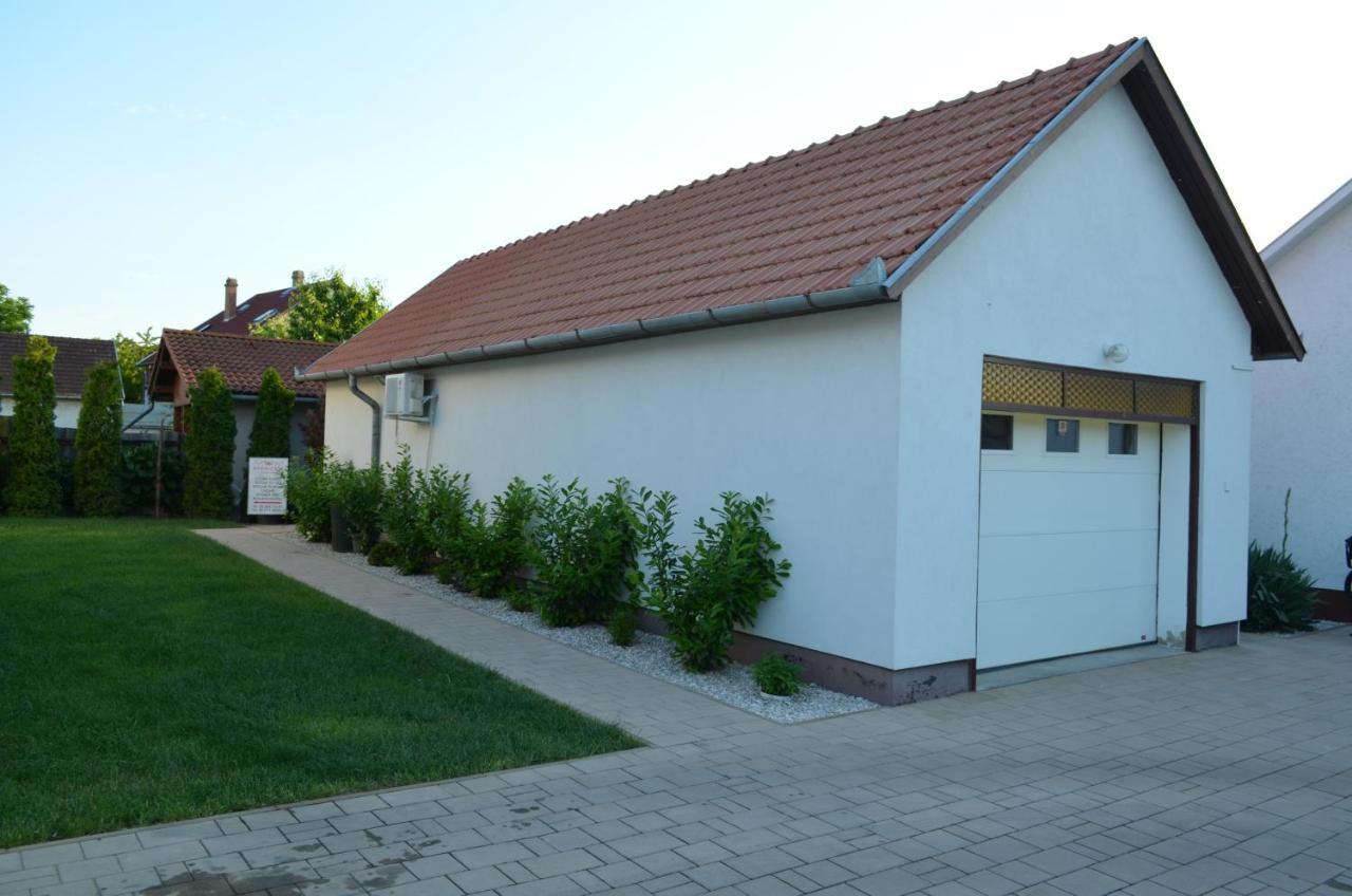 Henrietta - Violetta Apartman Hajduszoboszlo Ngoại thất bức ảnh